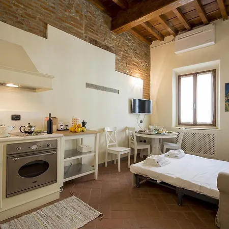 Ognissanti Apartment *